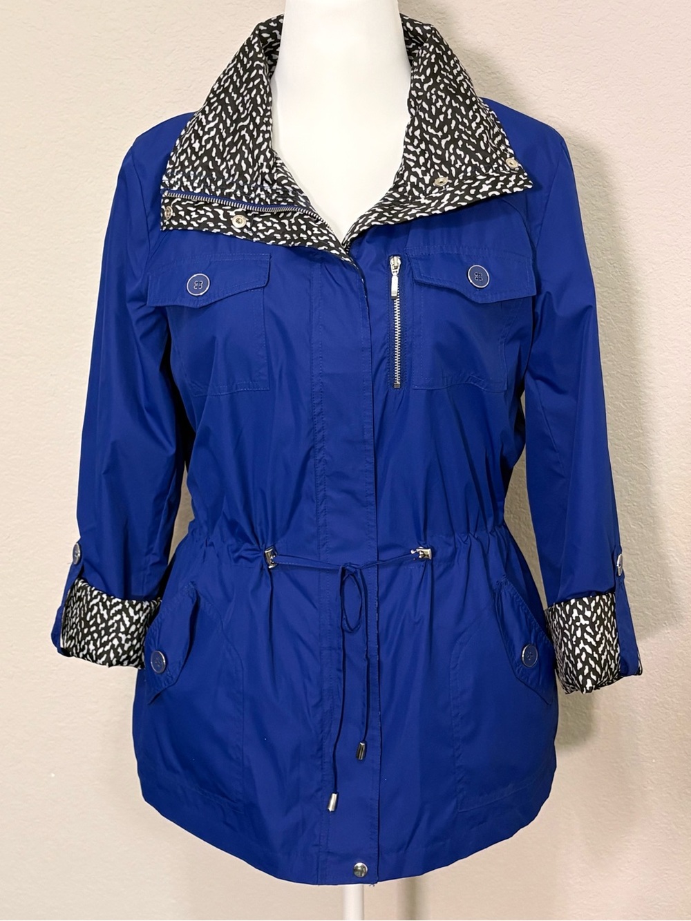 JM Collection Blue Utility Anorak Windbreaker Travel Rain Jacket Size M